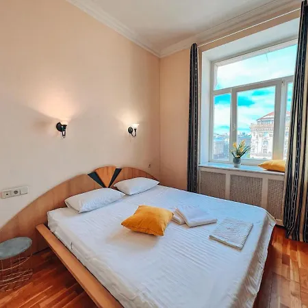 Apartment Ukraine On Kreshchatik *