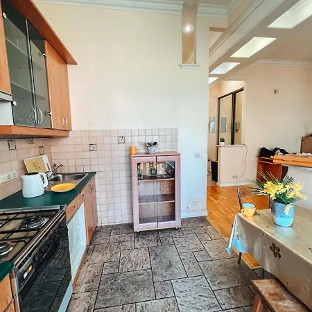 Apartment Ukraine On Kreshchatik *