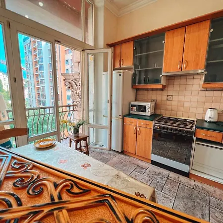 Apartment Ukraine On Kreshchatik